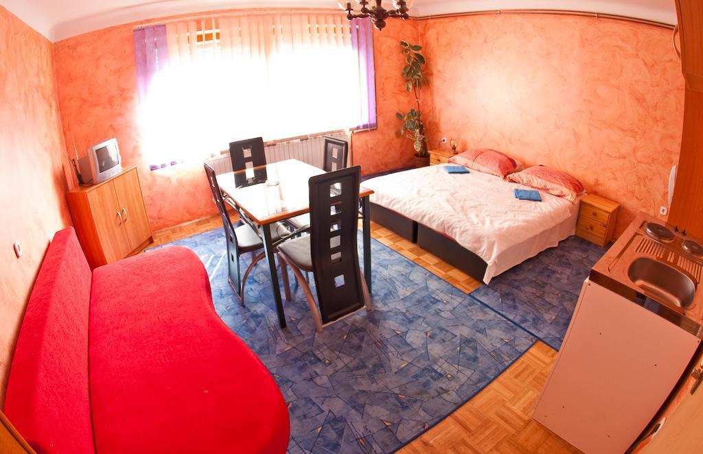 Guest House Pikapolonca Maribor Oda fotoğraf