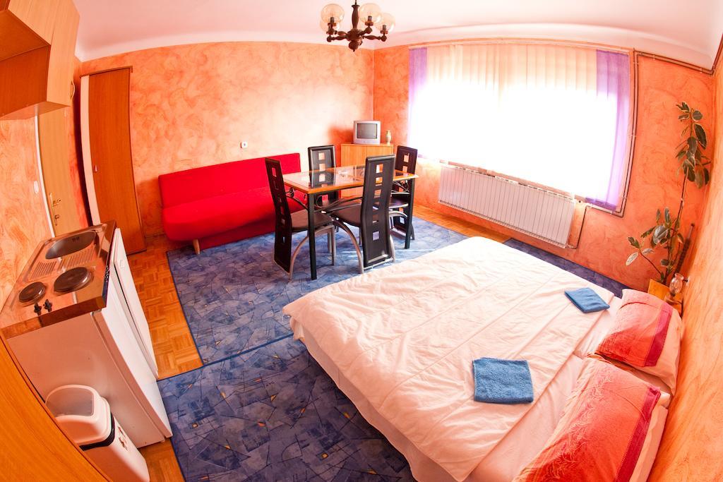Guest House Pikapolonca Maribor Oda fotoğraf