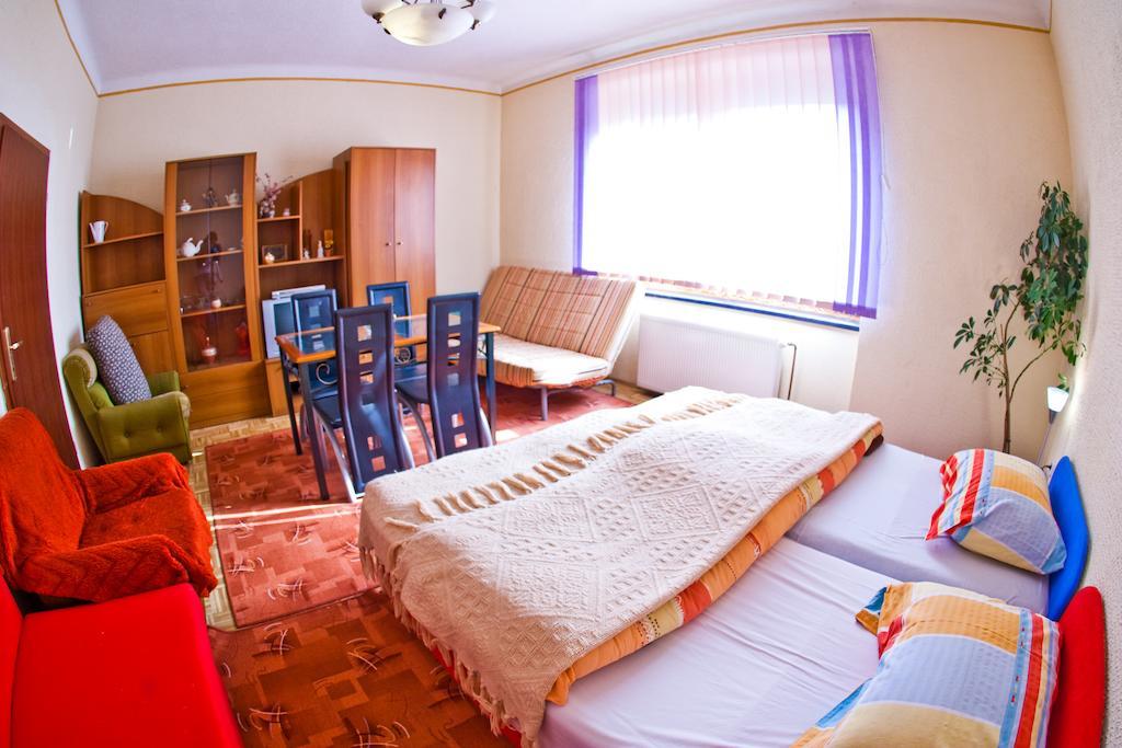Guest House Pikapolonca Maribor Oda fotoğraf