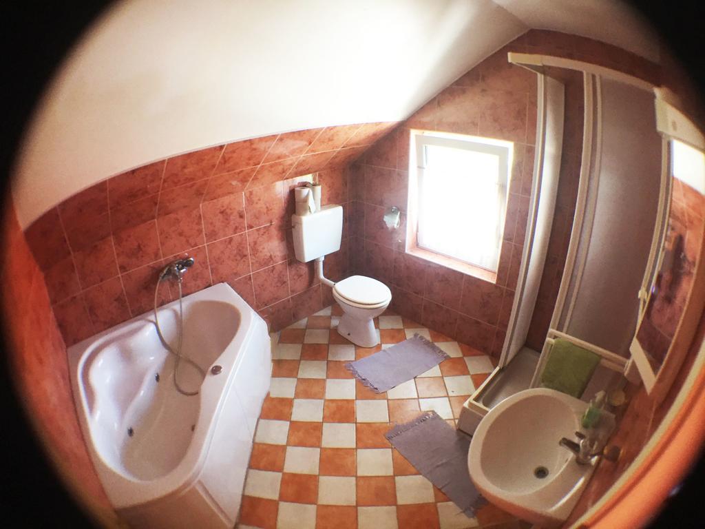 Guest House Pikapolonca Maribor Dış mekan fotoğraf